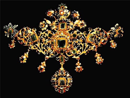 Baroque jewellery